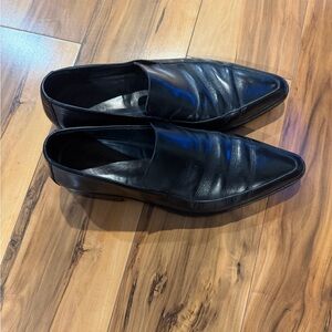 Gucci Black Leather Pointed Slip-On Loafers